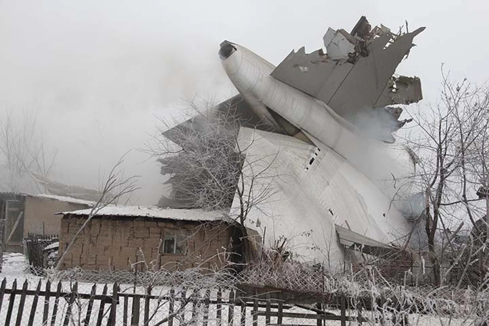 Трагедия с упавшим самолетом принесла много горя кыргызстанцам. К сожалению, как это иногда бывает, кто-то пытается нажиться на чужом горе.