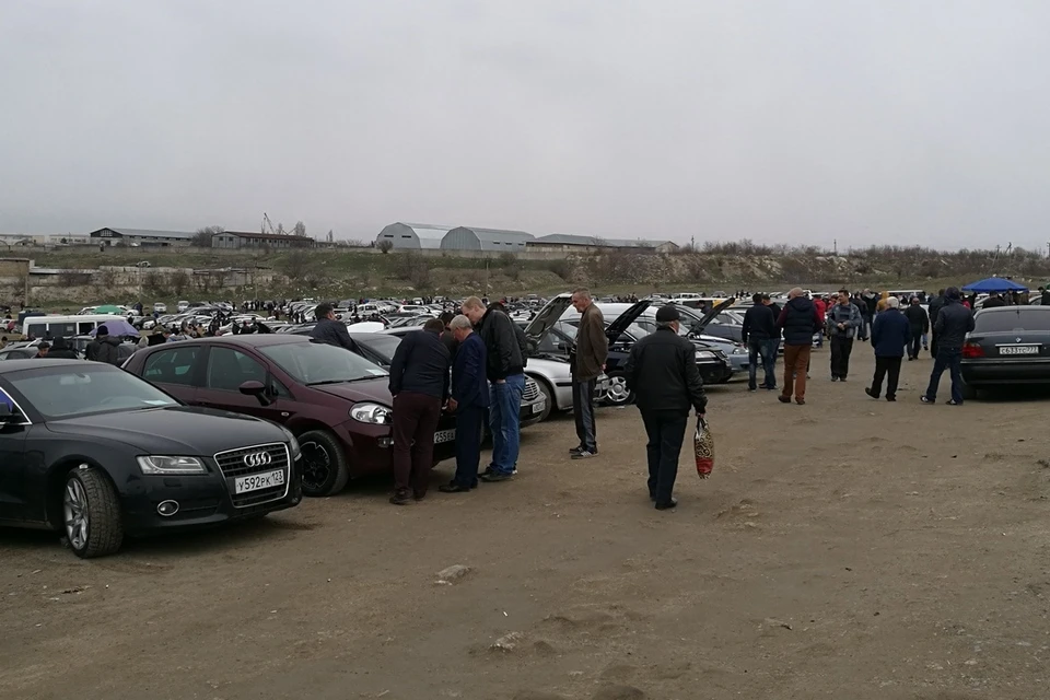 На крымском рынке появились праворукие автомобили, которые везут с Дальнего Востока