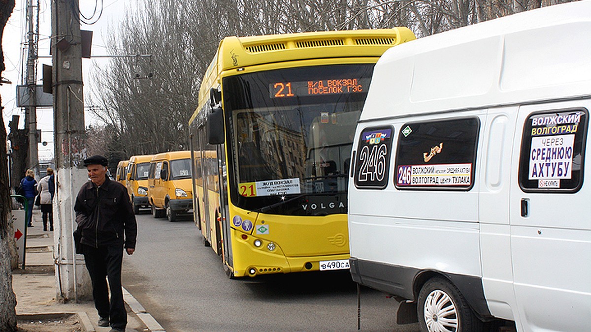 Маршрут 246 маршрутки волгоград. Маршрутка 149 Волгоград. Автобус 15 Волгоград. Маршрутчики. 25 Автобус Волгоград.