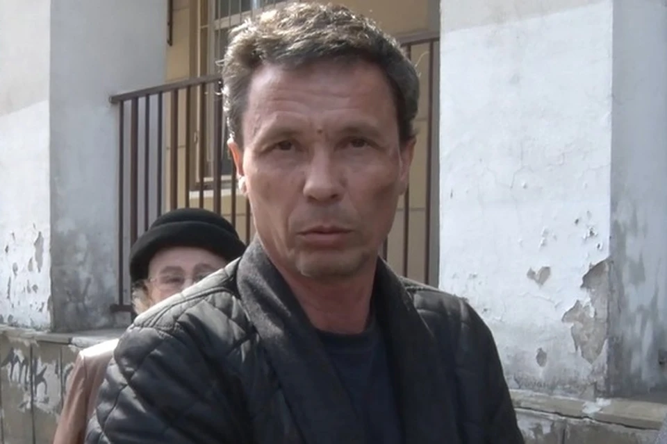 Следователи вернули подозреваемого на место преступления. Фото: стоп-кадр видео
