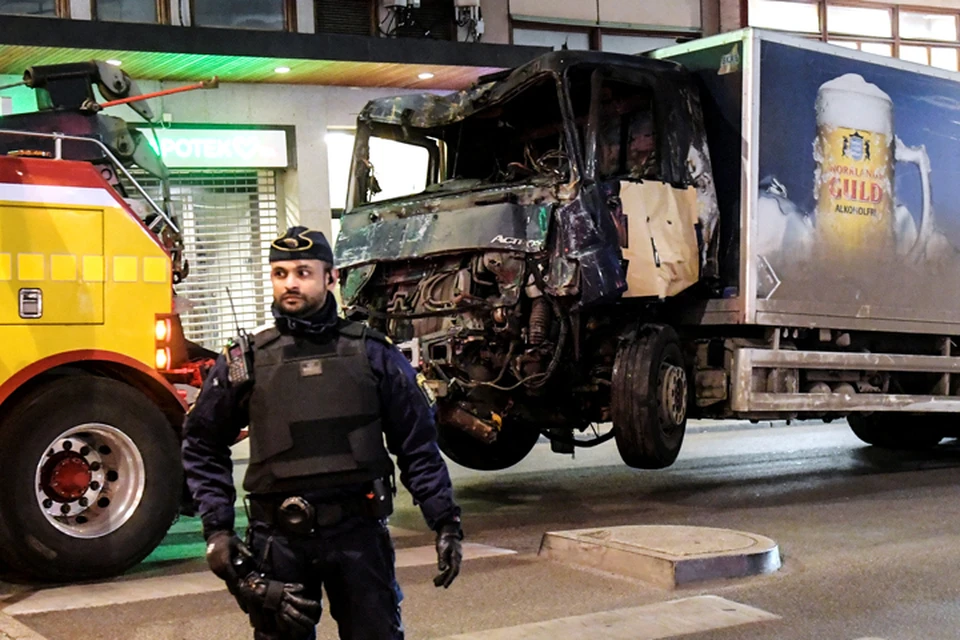 Теракт произошел на главной пешеходной улице шведской столицы - Дроттнинггатан
