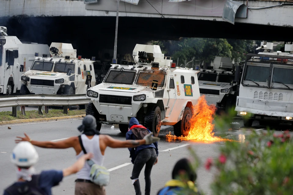 Указ Мадуро не остановил антиправительственные акции оппозиции в Венесуэле