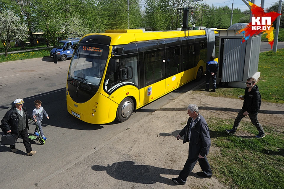 Транспорт минск. Украинские автобусы. Белорусские автобусы. Троллейбус Украина. Троллейбус в Москве 2022.