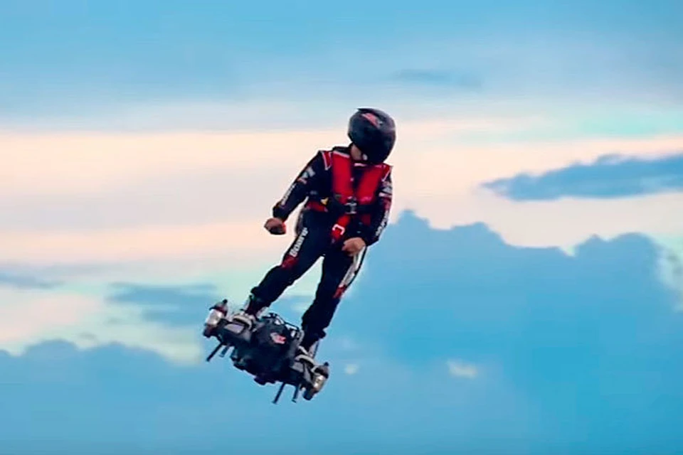 Фрэнк Запата - изобретатель "летающей доски" - Flyboard Air