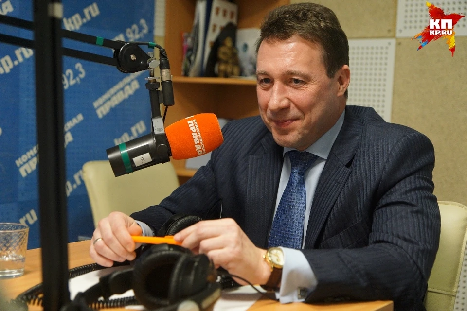 Игорь Рюрикович за стабильность. Вот и на радио «Комсомольская правда» он стабильно приходит раз в год.