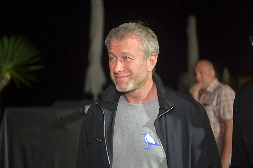 Роман Абрамович "засветился" на вечеринке на фестивале "Кинотавр".