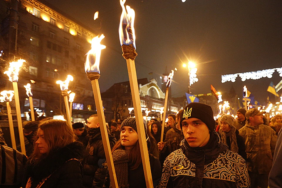 C Бандерой-национальным героем Украина забавляется уже лет двадцать, только слепой не мог этого не заметить