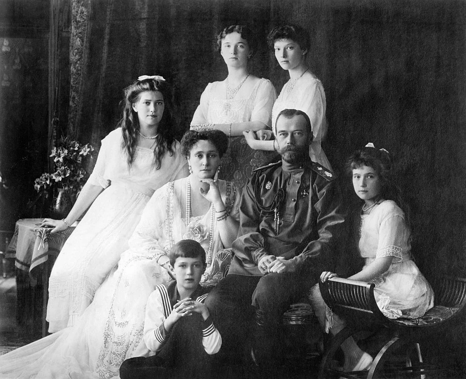 Николай II со своей семьей. Фото с сайта Dailyhistory.org