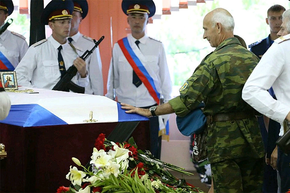 2016 год, похороны пилота Евгения Долгина, погибшего в Сирии.