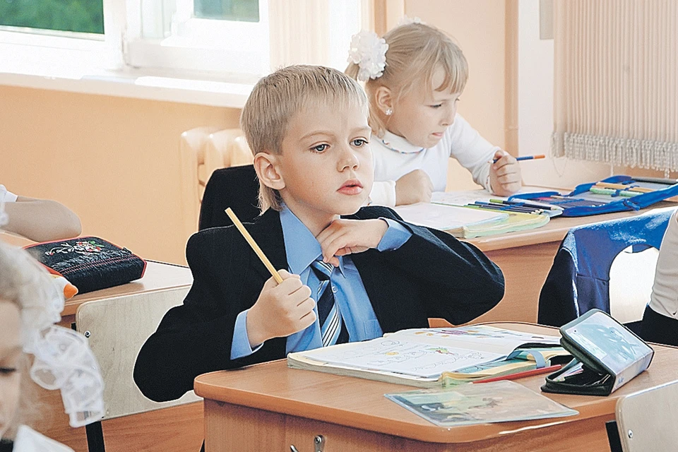 Вырвиглазные обложки, блокноты и фломастеры могут отвлекать ребенка от урока.