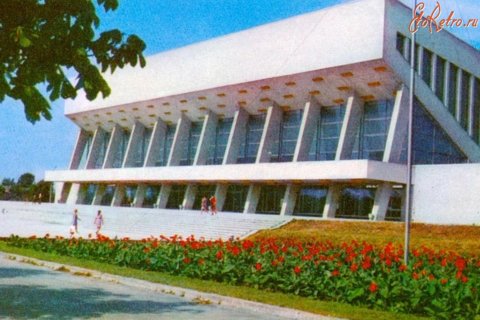 Дворец спорта 1970—1974. Источник: "Иллюстрированная история СССР"