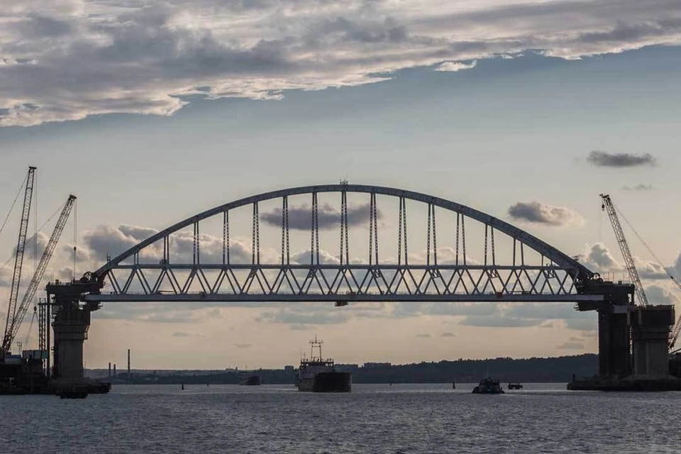 Президент Украины утверждает, что строение вредит экологии. Фото: Инфоцентр «Крымский мост»