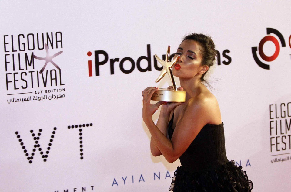 Египетско-марокканская актриса Надя Кунда, получившая в Эль-Гуне премию за лучшую женскую роль, тоже может перевернуть устоявшиеся взгляды на типичную арабскую женщину.