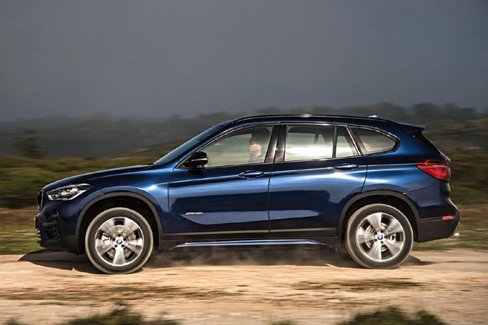 BMW X1 - самый компактный представитель баварских кроссоверов.