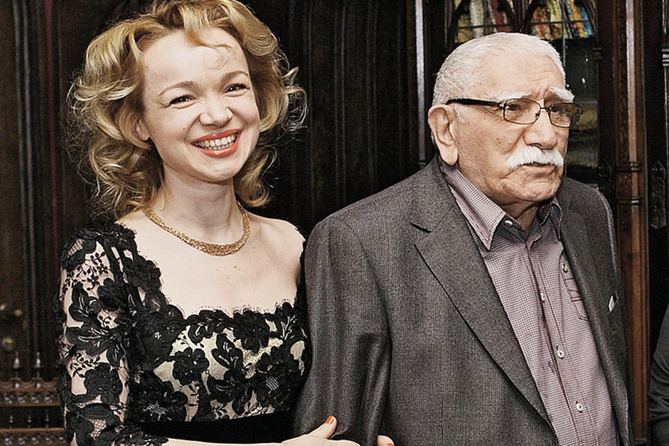 82-летний народный артист России Армен Джигарханян женат на 38-летней Виталине Цымбалюк-Романовской Фото: Геннадий КАЛАШНИКОВ