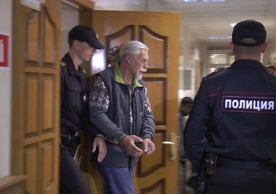 Юрий Черников сейчас находится под домашним арестом. Семья от него не отвернулась