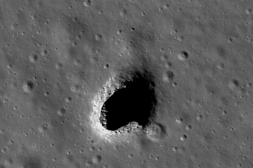 Поверхность Луны: так выглядит вход в японский тоннель.