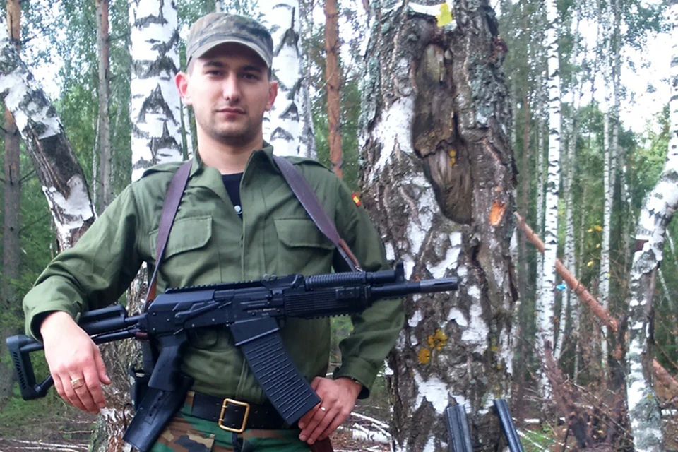 Илья Асеев - сейчас ему 29 лет, тогда было 27 - ПТУшник-электромонтёр, служивший охранником в элитном коттедже