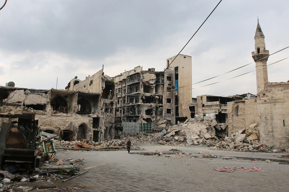 Девять россиян, в том числе журналисты телеканалов НТВ и «Звезда» пострадали при взрыве фугаса в Сирии