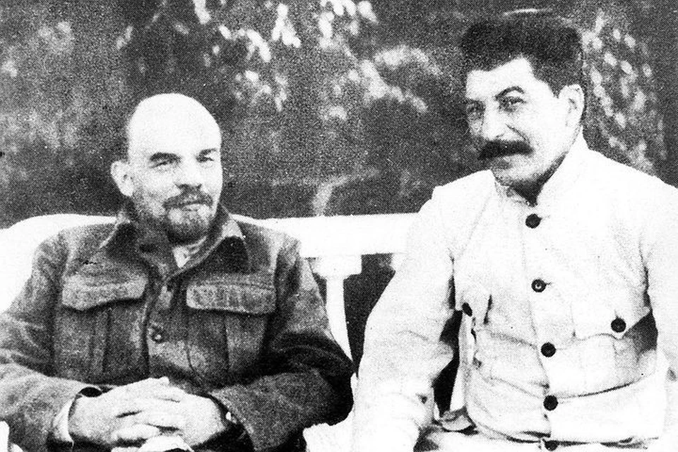 Ленин и Сталин в Горках, 1920 год. Фото из Центрального музея революции СССР - ИТАР-ТАСС
