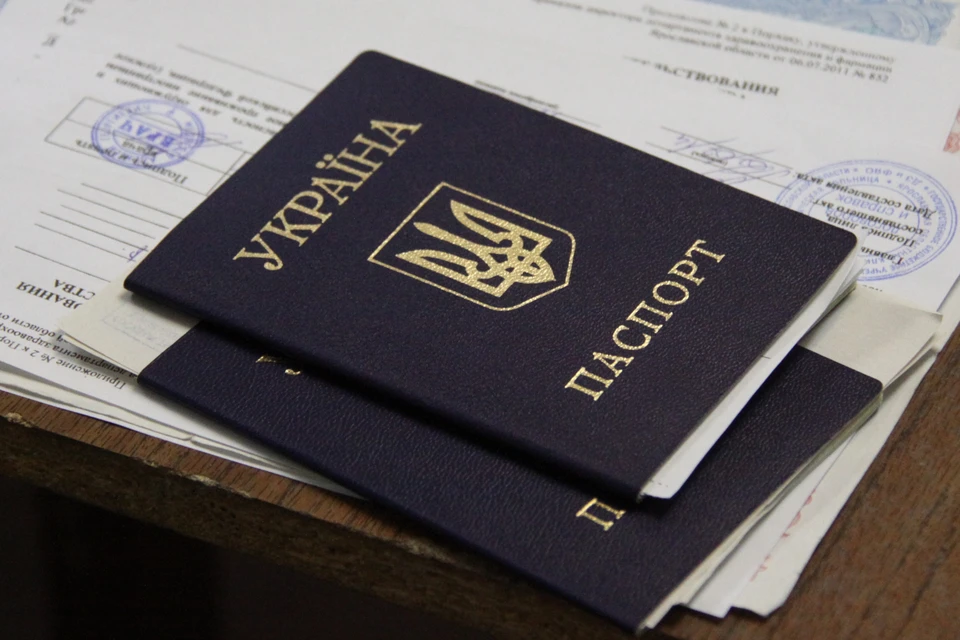 Жители незалежной скупали украинские паспорта крымчан