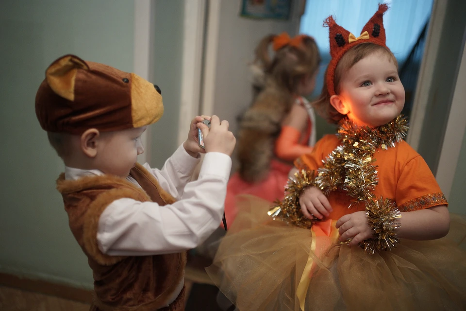 Карнавальные костюмы для девочек своими руками: лисичка, принцесса и ягодка