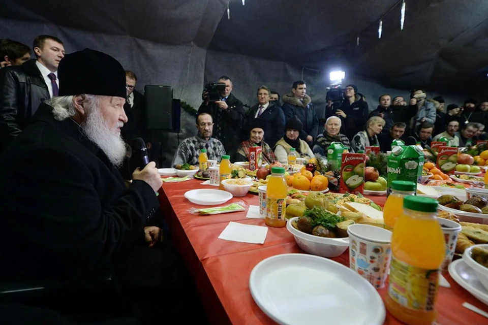 Патриарх пообедал с бездомными. Фото: Олег Варов/пресс-служба Патриарха