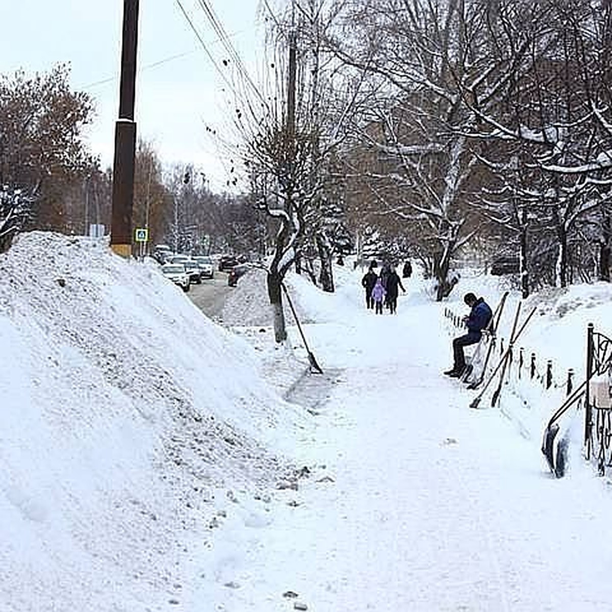 Куда ижевчанам жаловаться на сугробы во дворе - KP.RU