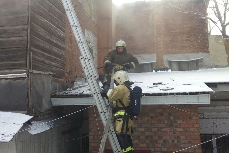 Пожар тушили больше 60 спасателей