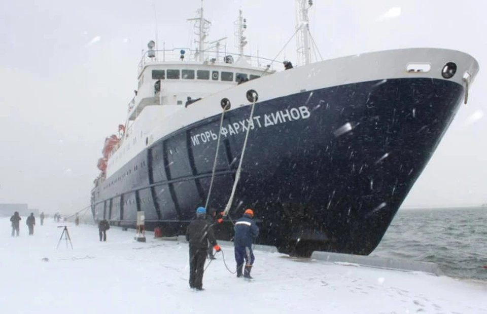 На Сахалине уверены: судно пробьется сквозь самые толстые льды и довезет пассажиров в целости