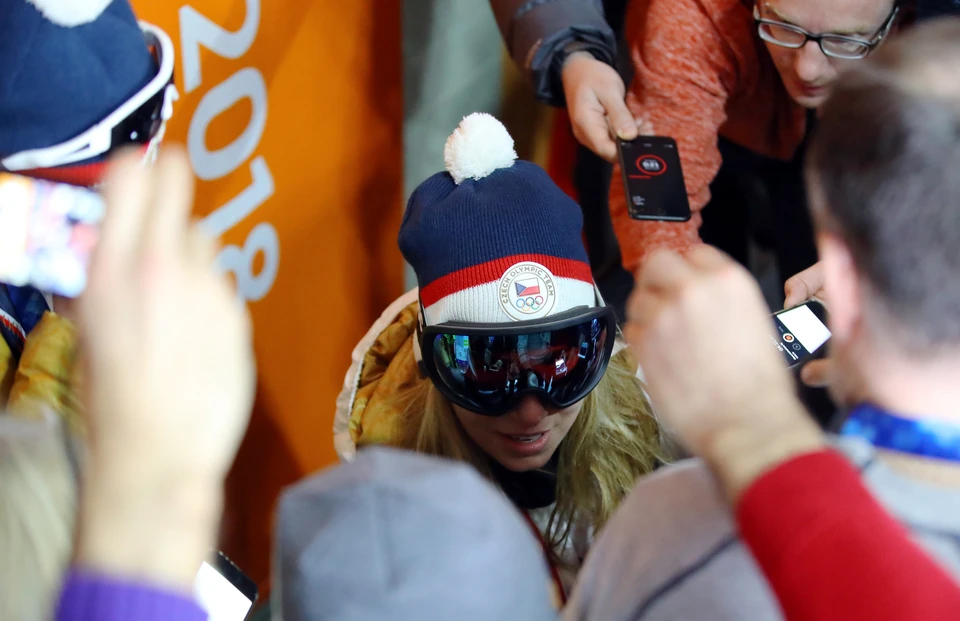 Чешская сноубордистка Эстер Ледецка - чемпионка Олимпиады в горных лыжах.
