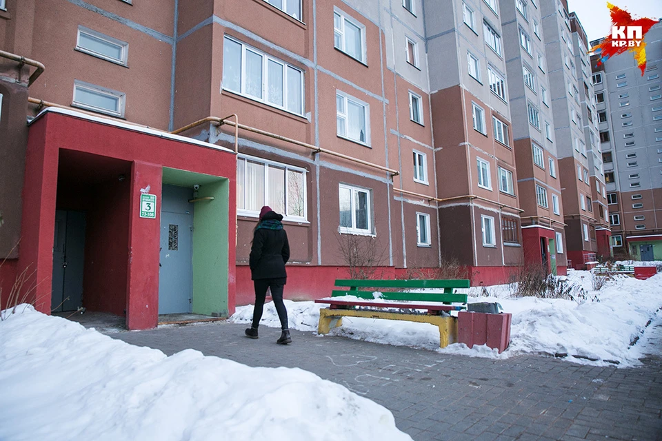 За ремонт в подъезде - по 240 рублей. Жильцы: «За эти деньги могли все ...