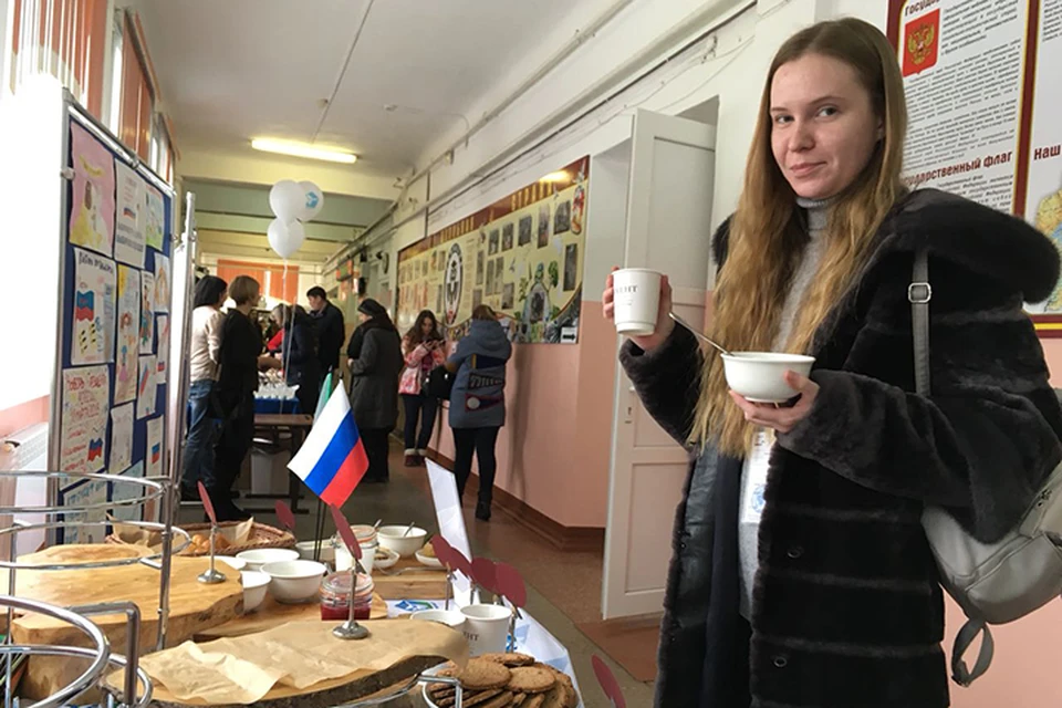 Завтрак президента попробовали жители Хабаровска на выборах 2018