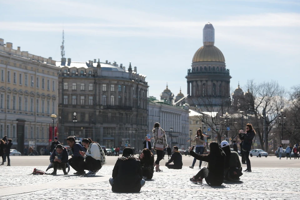 В апреле в Петербурге только начинает сходить снег. Как же так?