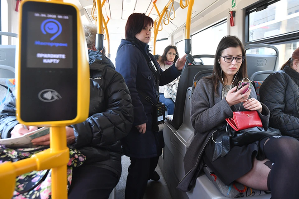 В этом году в городских трамваях и автобусах начали убирать турникеты
