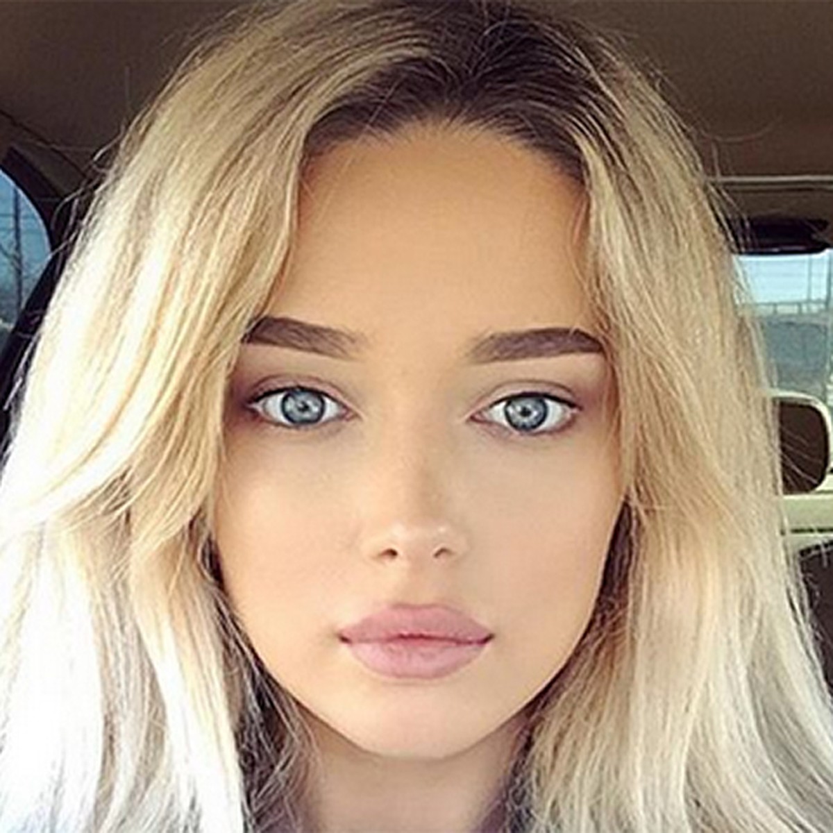 Как зовут ту девушку. Каштановые волосы у девушек фото. Как зовут девушку джента. Как зовут девушку а4. Как зовут ту девушку.