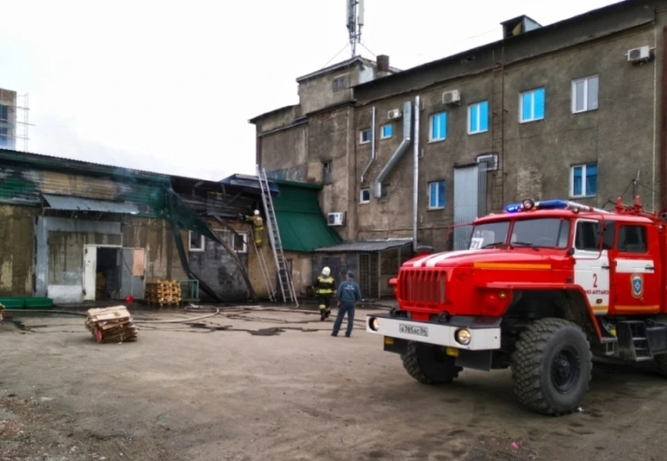 Посетителей торгового центра в Горно-Алтайске эвакуировали из-за пожара