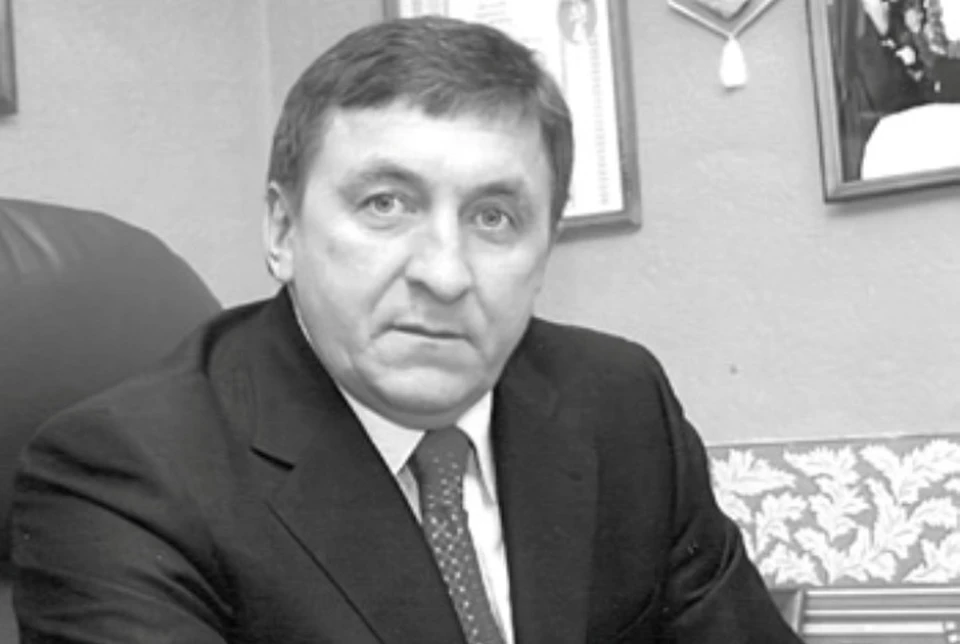 Неизвестный обстрелял машину мэра