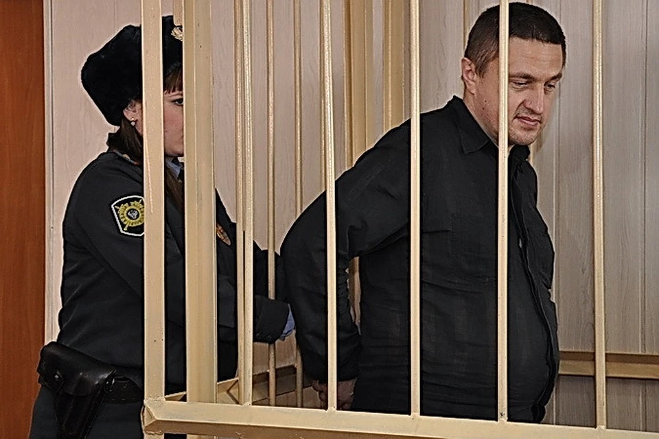 При задержании, на многочисленных судебных заседаниях и даже при оглашении приговора Константин Руднев вел себя безучастно