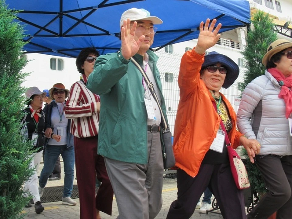 Корейским туристам показали океанариум, Орлиную сопку и другие достопримечательности
