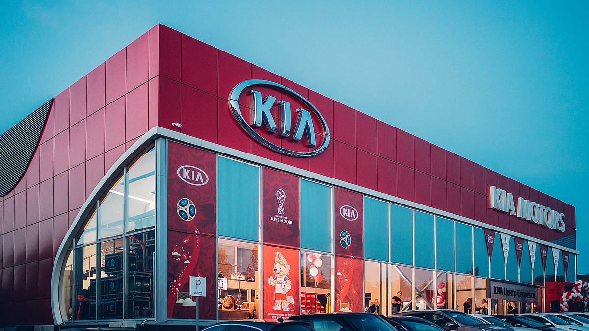 В Смоленске открыли новый дилерский центр KIA - KP.RU