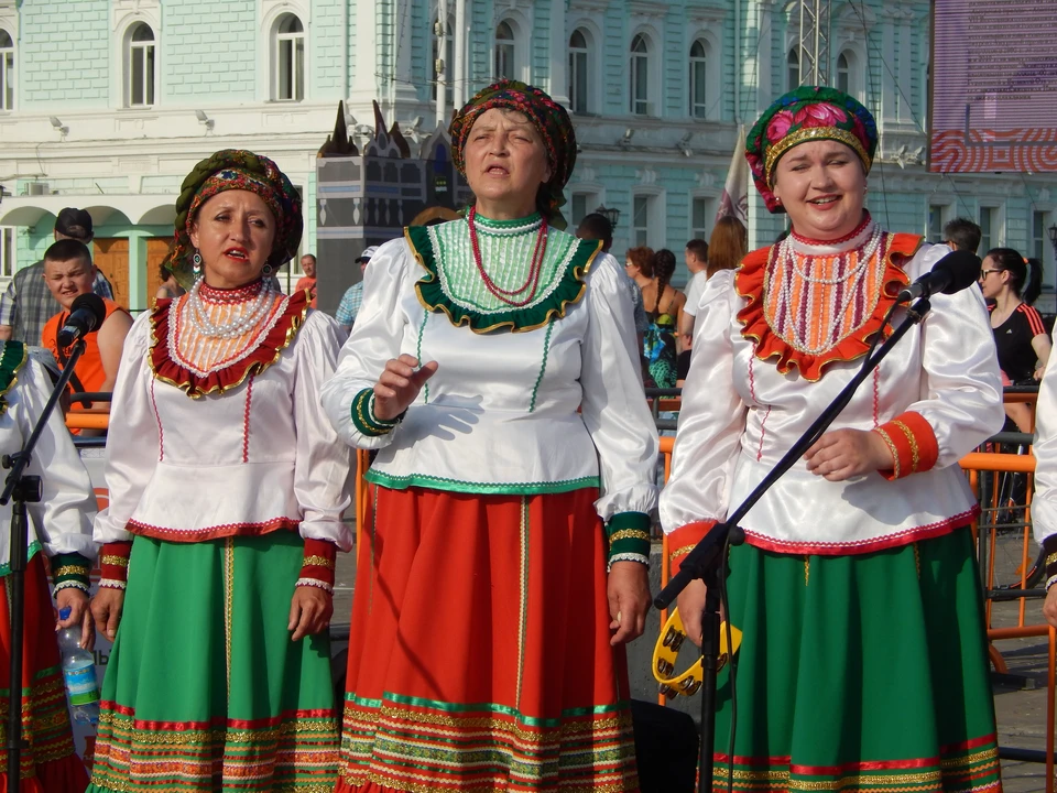 В День города на площади звучали казачьи песни.