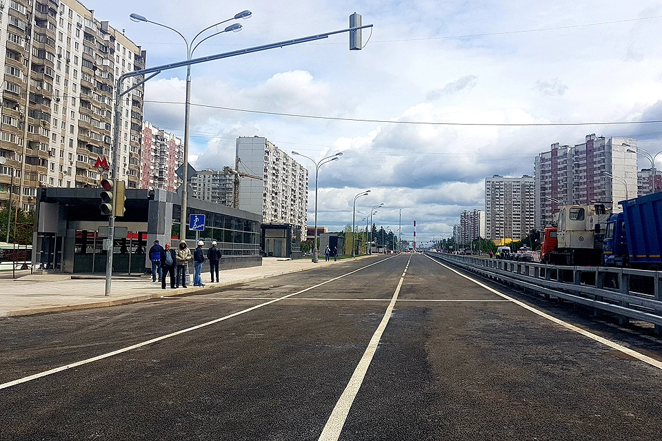 Боровское шоссе было частично перекрыто из-за строительства станции метро, которое вошло в завершающую стадию.