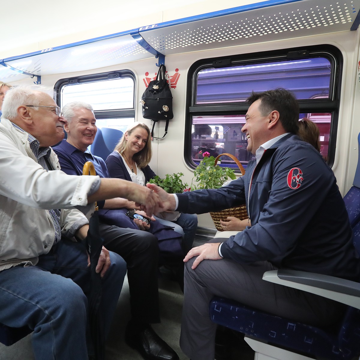 Пенсионеры Московской области и Москвы теперь смогут ездить на электричках  бесплатно - KP.RU