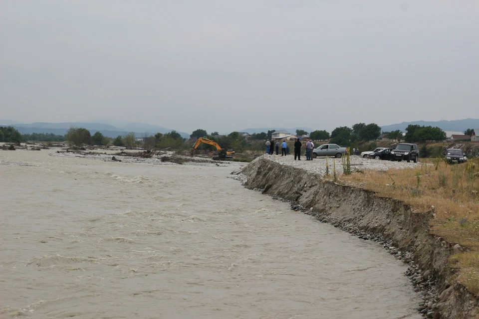 Прорыв дамбы в КБР грозит республике крупным наводнением