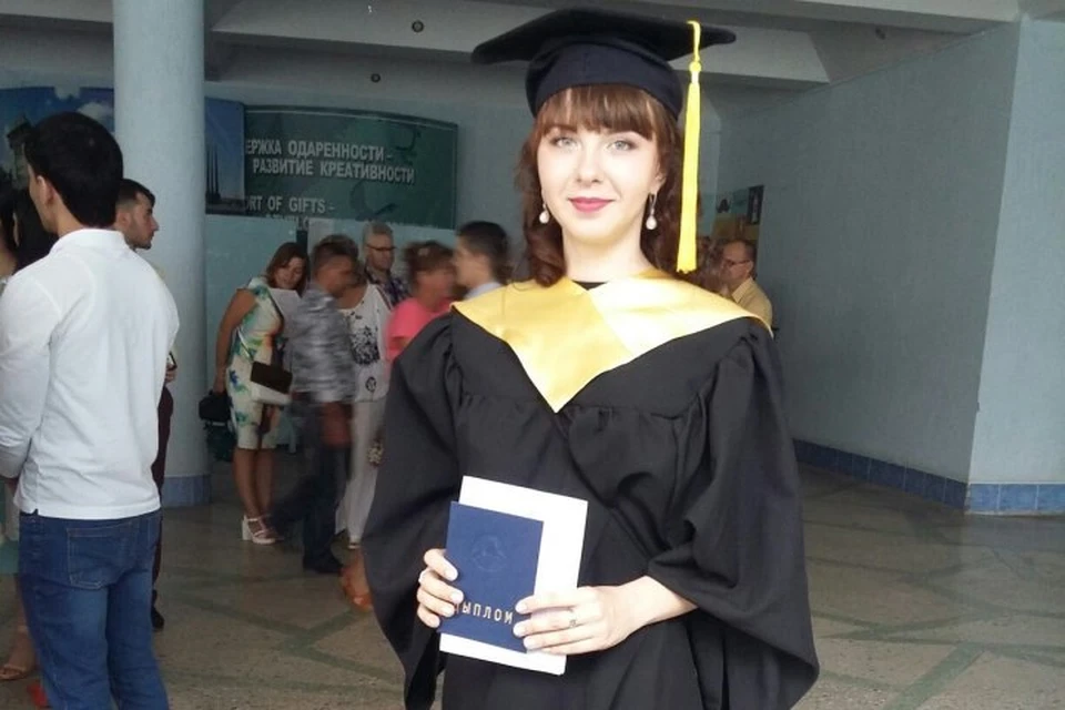Александра молодой специалист, зарплата у девушки небольшая