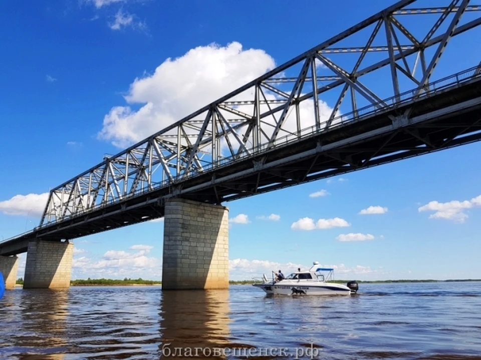 Мост ли. Мостовая 73 Благовещенск Амурская область. Три моста Амурская область фото. Открытки фото города России мост Зея Благовещенск.