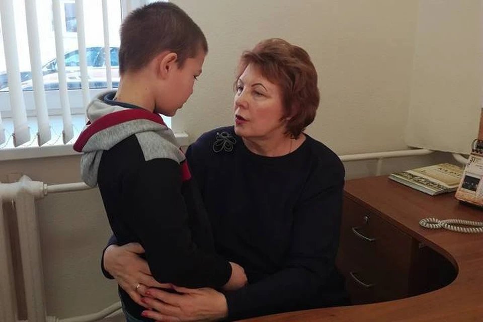 С детьми необходимо разговаривать и вовлекать их в жизнь семьи.