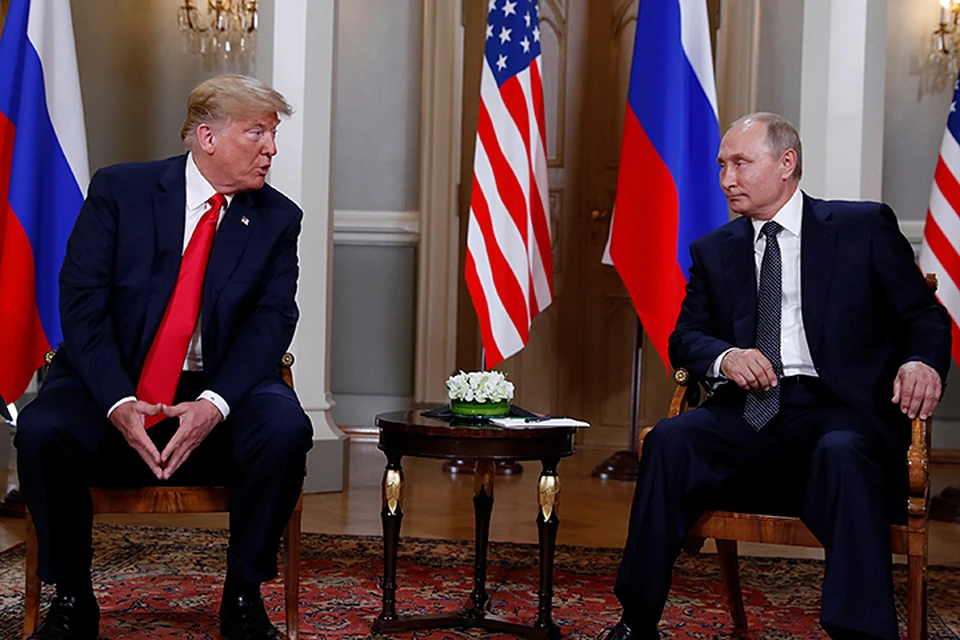 Лидеры России и США пожали друг другу руки в Президентском дворце и после непродолжительной протокольной части остались наедине