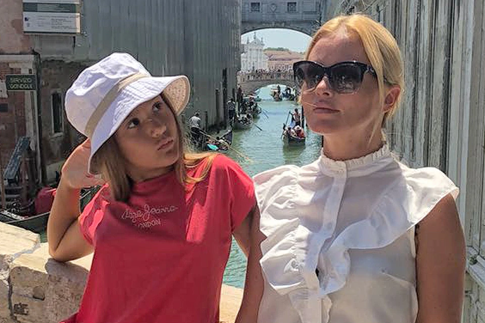 Дана Борисова с дочкой в Италии.